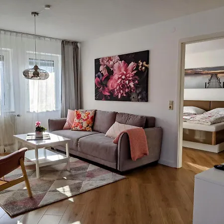 Cozy With Parking Garage Near Outlet Metzingen (Tubingen)