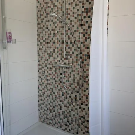 Cozy With Parking Garage Near Outlet Apartment