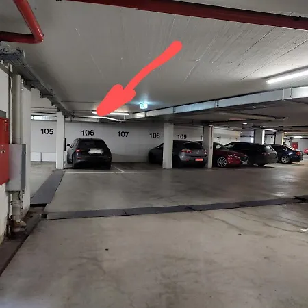 Cozy With Parking Garage Near Outlet