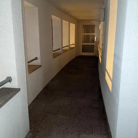 Cozy With Parking Garage Near Outlet *