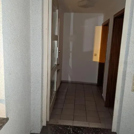 Apartment Cozy With Parking Garage Near Outlet